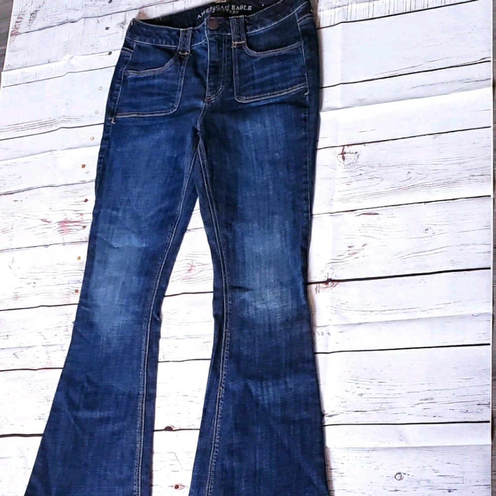 American Eagle High Waist Artist Flare Jean 8 dark